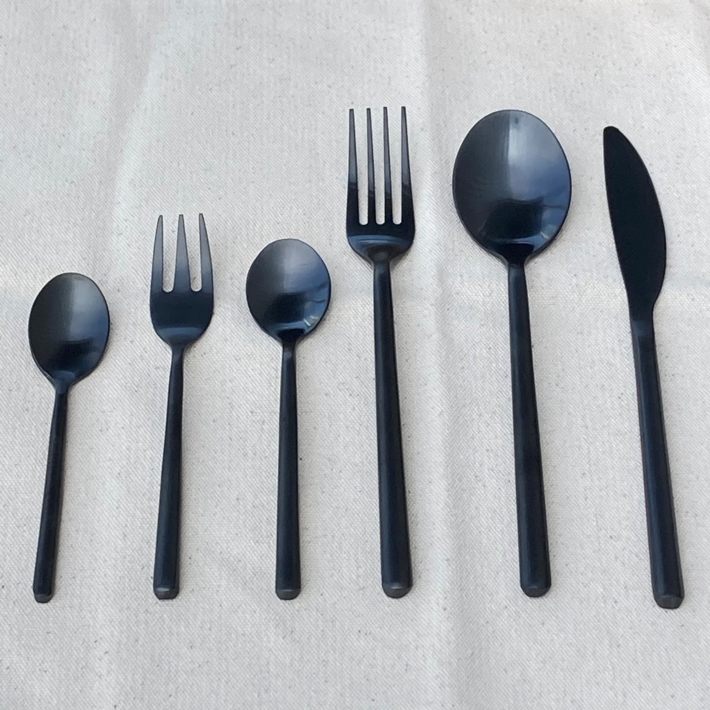 SVELTE CUTLERY MATT BLACK